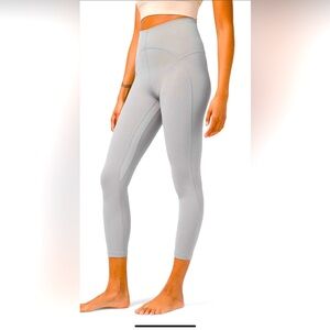 Lululemon Rare finding Unlimit HR leggings 25" new size 4